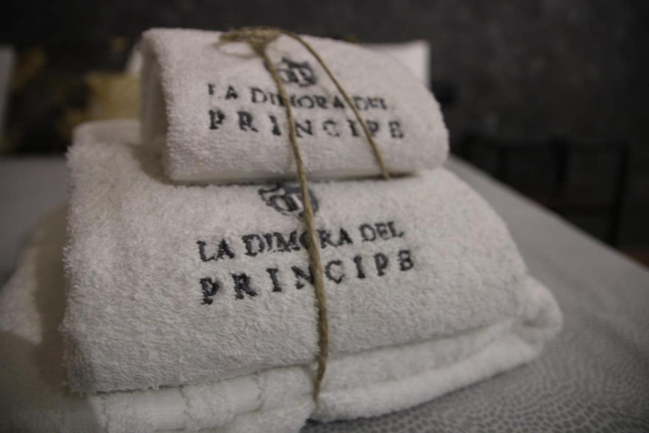 La Dimora Del Principe-Piano Terra Bed and Breakfast Trani Exteriör bild