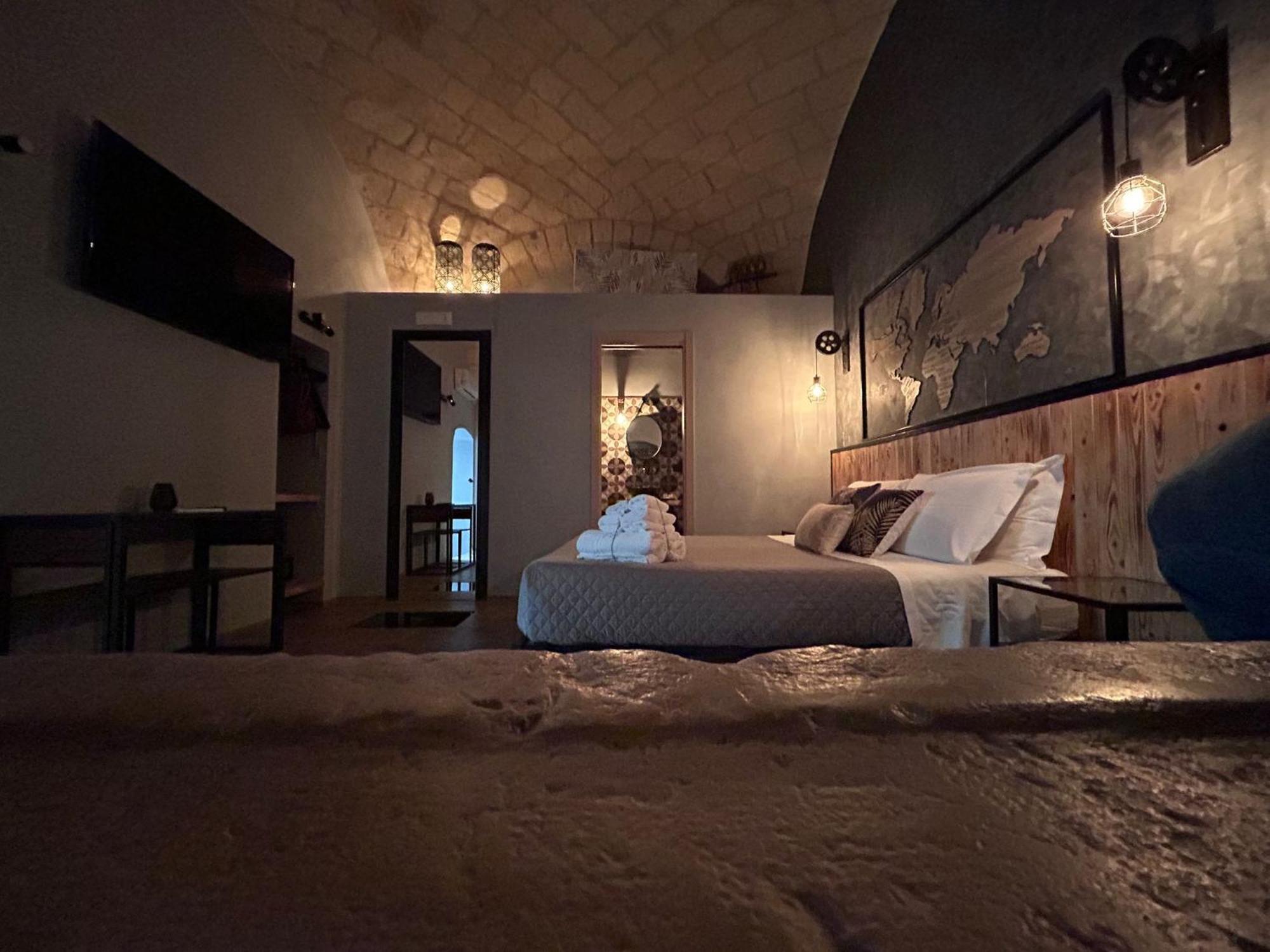 La Dimora Del Principe-Piano Terra Bed and Breakfast Trani Exteriör bild